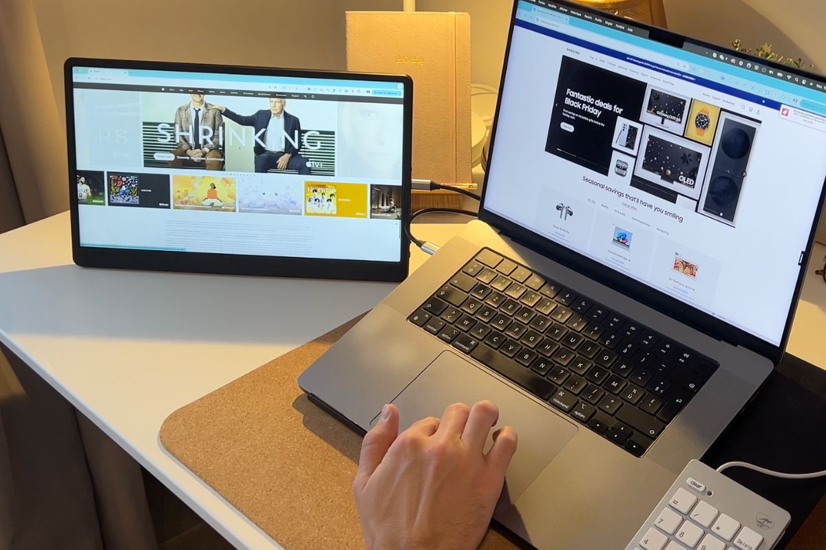 Dual Screen Extender for Laptop – Work Smarter | Aura Displays