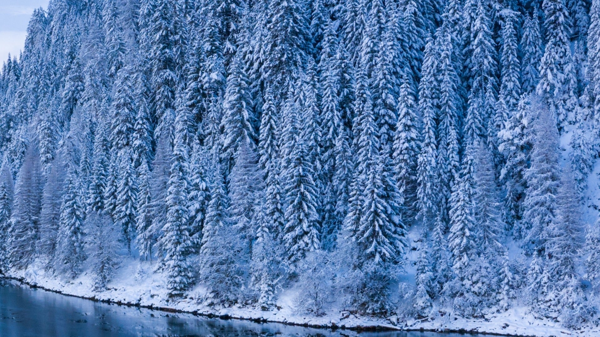 Aura Wallpaper - Winter Lake (Full HD)